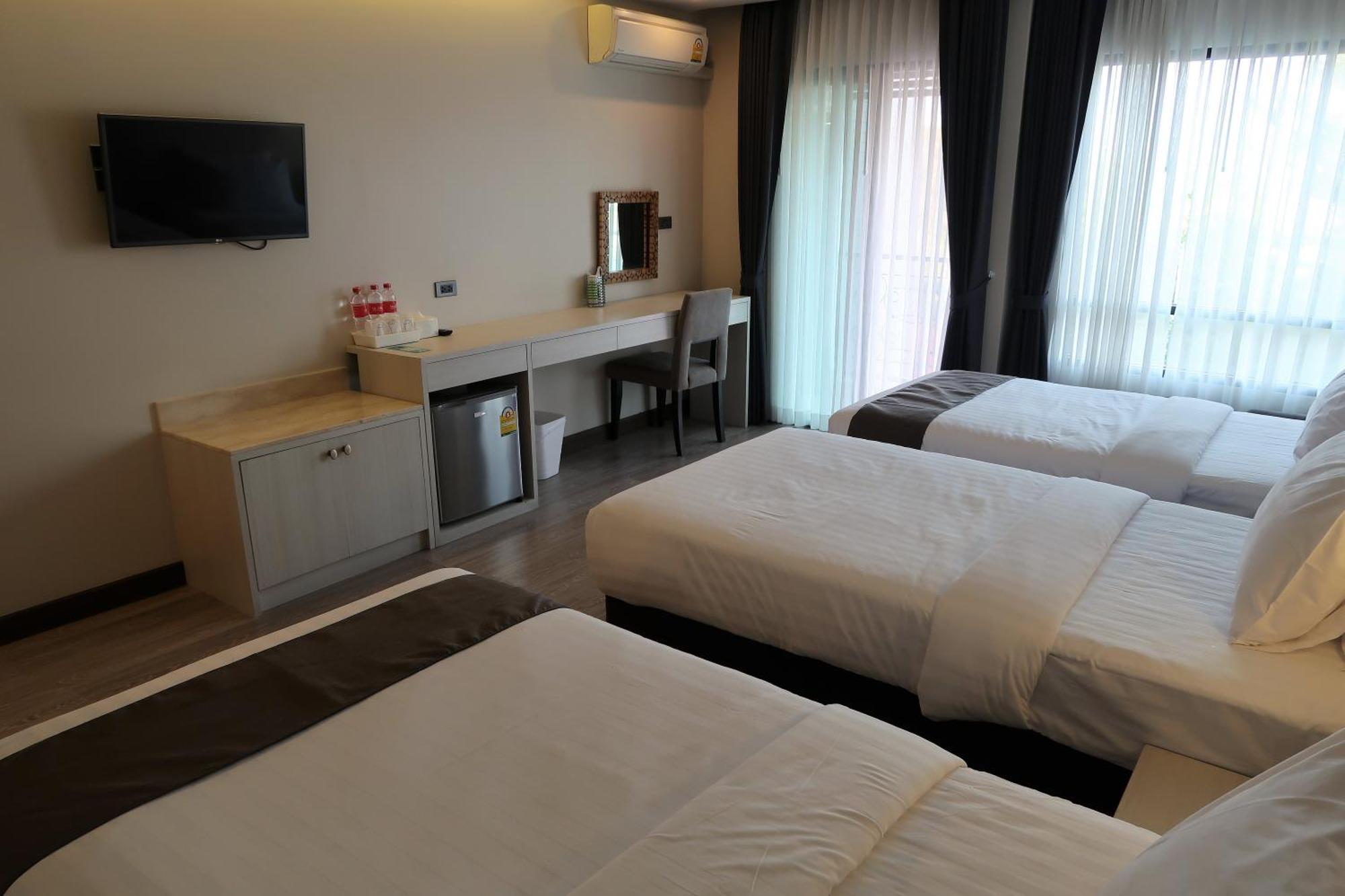 รุ่งอรุณโฮเทล โดย เลอสิริ Hotel เชียงใหม่ ภายนอก รูปภาพ