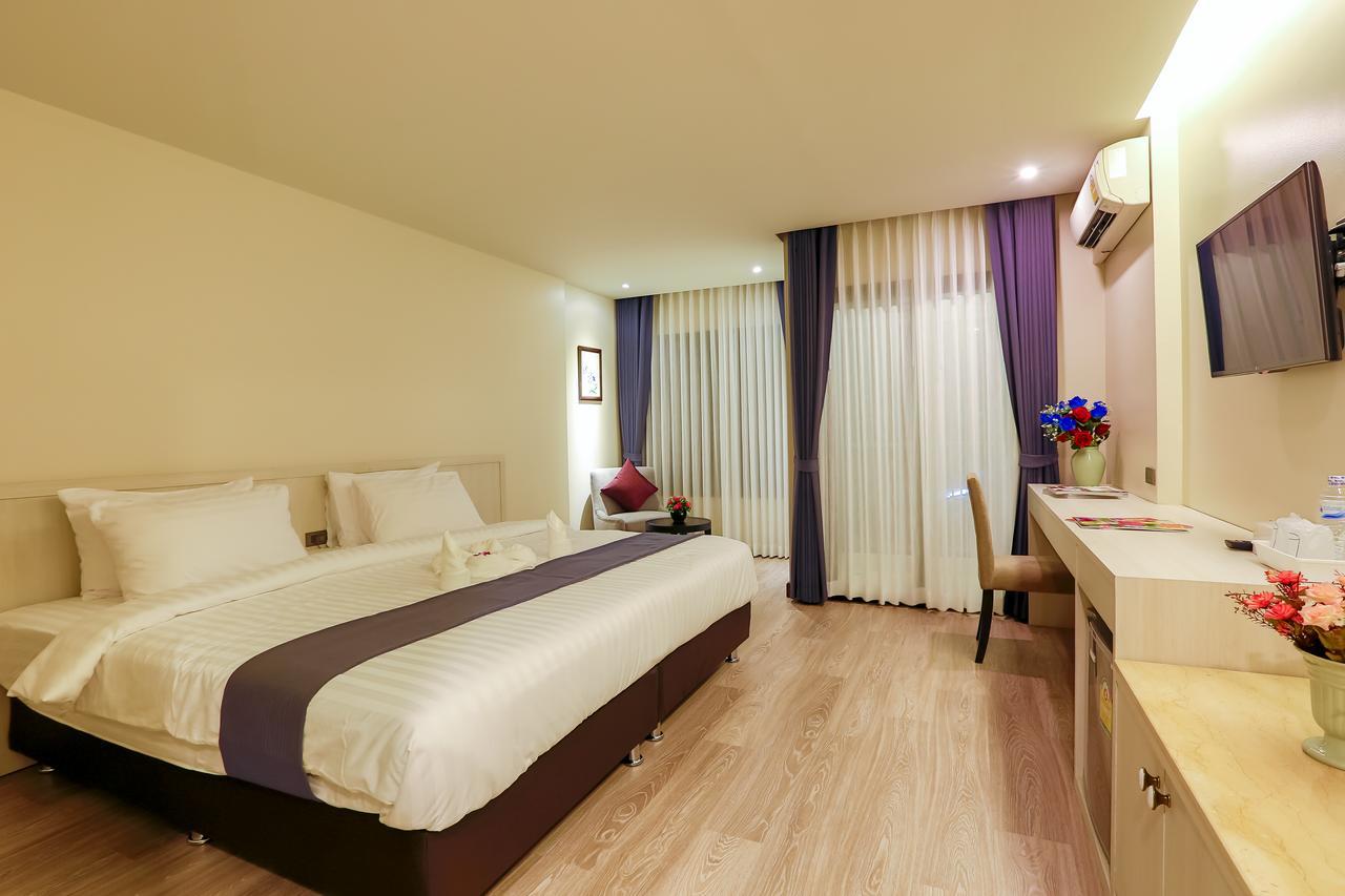 รุ่งอรุณโฮเทล โดย เลอสิริ Hotel เชียงใหม่ ภายนอก รูปภาพ