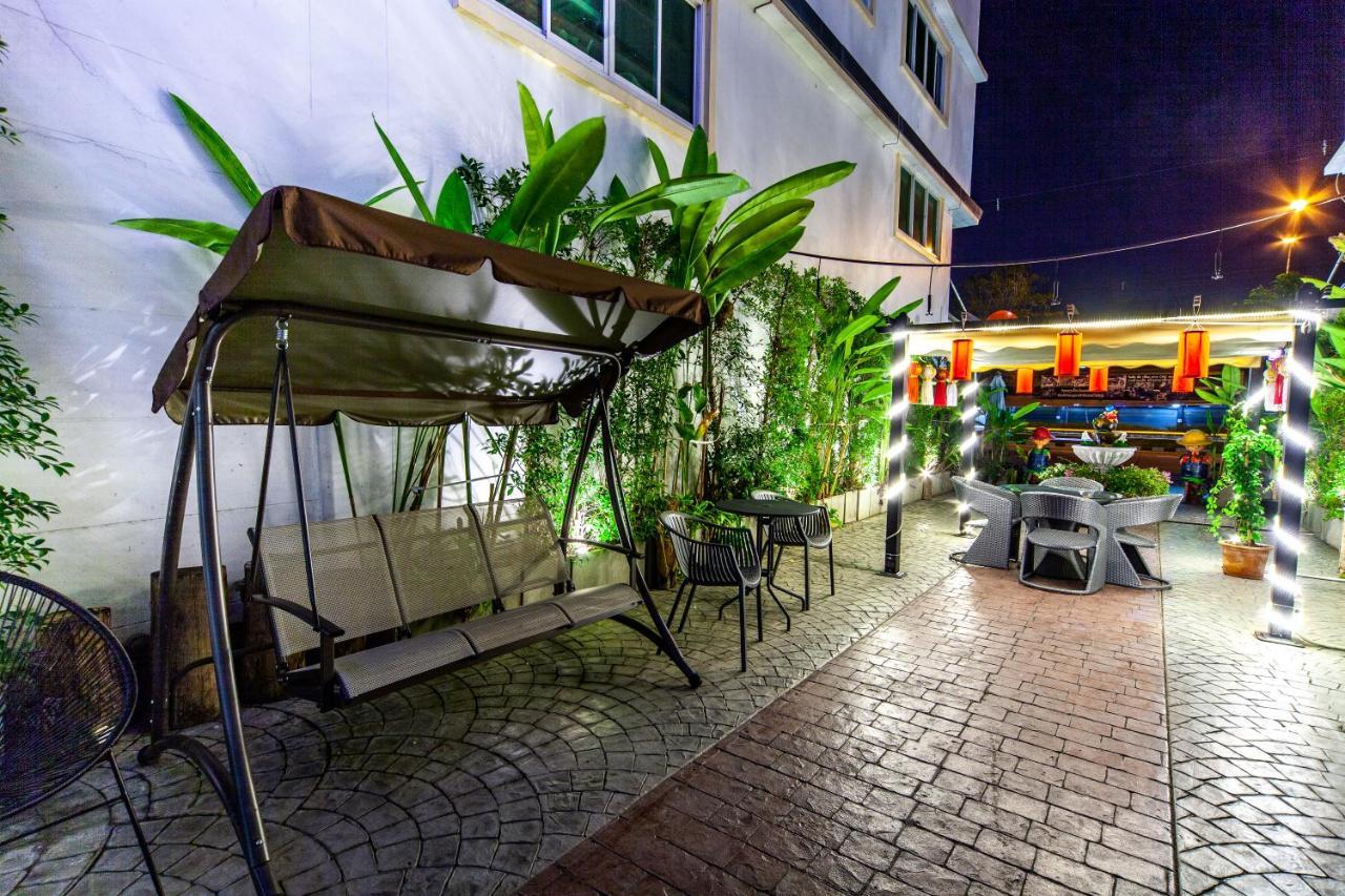 รุ่งอรุณโฮเทล โดย เลอสิริ Hotel เชียงใหม่ ภายนอก รูปภาพ